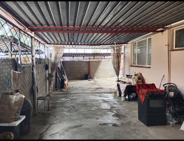 6 BEDROOM HOUSE FOR SALE IN NORTHDALE